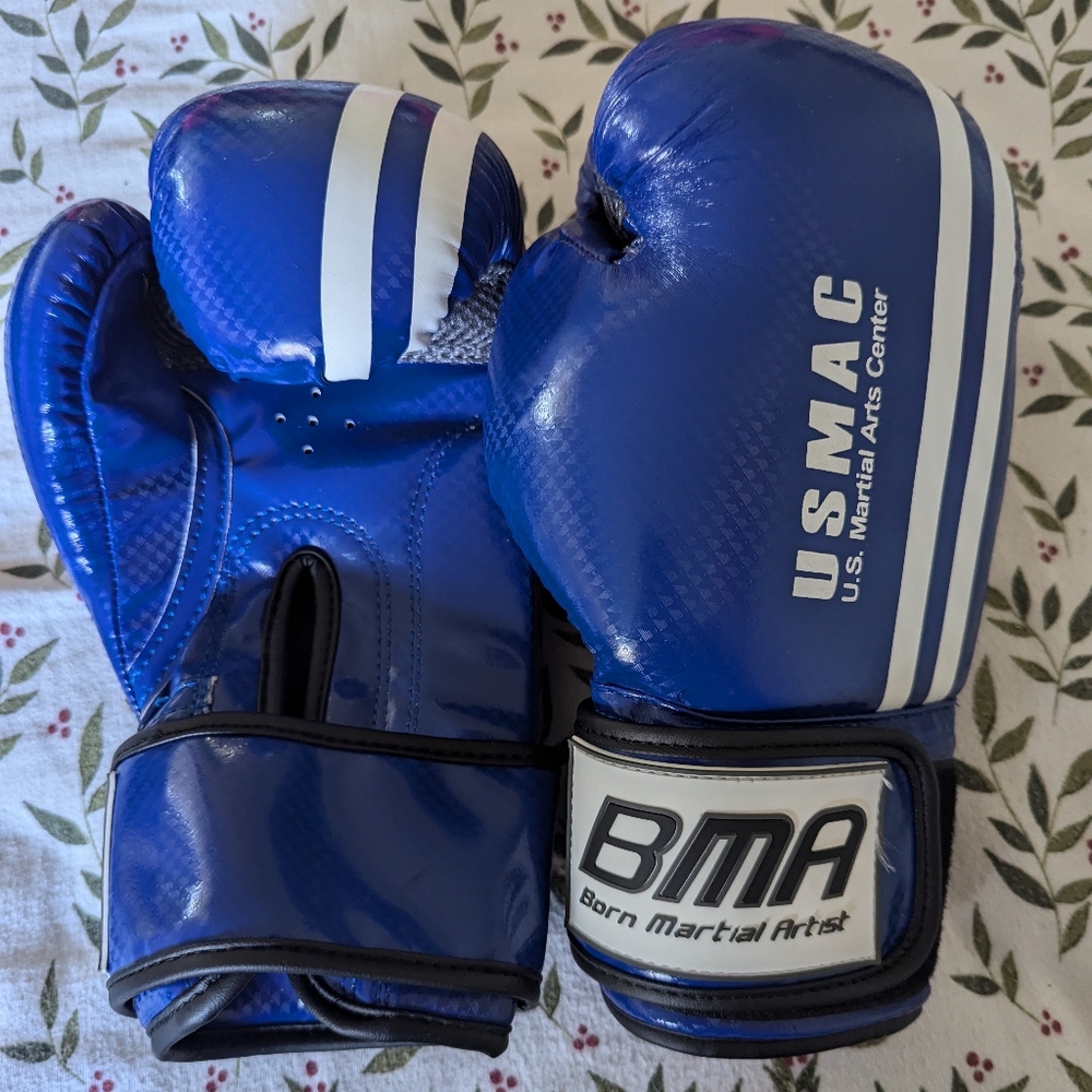 8oz martial arts sparing gloves